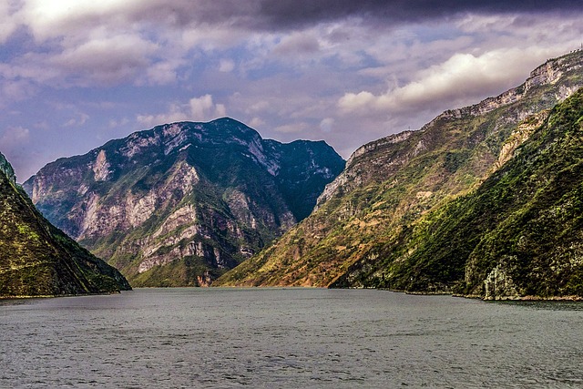 雄大な長江三峡を探る：ハイカーのためのガイド